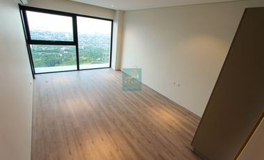 Ultra-Luxury 4-Bedroom Estate with Infinity Pool & City Views–Monterrazas Prime