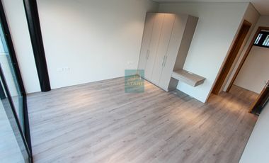 Ultra-Luxury 4-Bedroom Estate with Infinity Pool & City Views–Monterrazas Prime