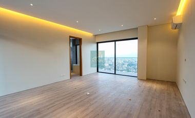 Ultra-Luxury 4-Bedroom Estate with Infinity Pool & City Views–Monterrazas Prime