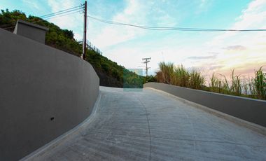 Ultra-Luxury 4-Bedroom Estate with Infinity Pool & City Views–Monterrazas Prime