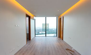 Ultra-Luxury 4-Bedroom Estate with Infinity Pool & City Views–Monterrazas Prime