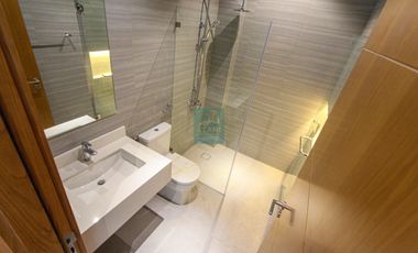 Ultra-Luxury 4-Bedroom Estate with Infinity Pool & City Views–Monterrazas Prime