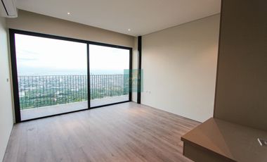 Ultra-Luxury 4-Bedroom Estate with Infinity Pool & City Views–Monterrazas Prime