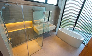 Ultra-Luxury 4-Bedroom Estate with Infinity Pool & City Views–Monterrazas Prime