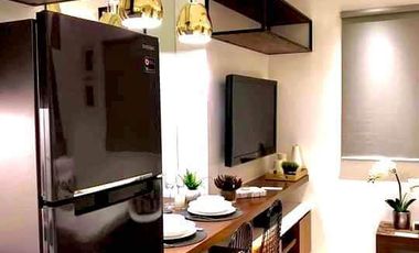 Walking distance to MRT3 Shaw Boulevard Station, Starmall, Megamall studio unit Pre selling condo for Sale at The Paddington Place