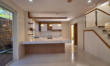 Baguio - 3 Storey Residential S/D with Roof Deck, Ready to Move-in with View