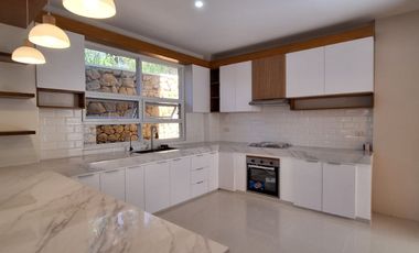 Baguio - 3 Storey Residential S/D with Roof Deck, Ready to Move-in with View