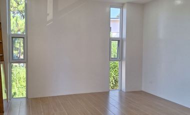 Baguio - 3 Storey Residential S/D with Roof Deck, Ready to Move-in with View