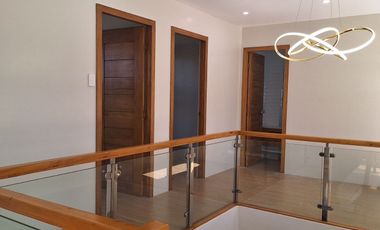 Baguio - 3 Storey Residential S/D with Roof Deck, Ready to Move-in with View