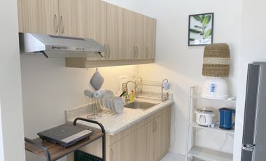 23F (Penthouse) _ 1BR Corner Unit 2 Balconies with PLDT Unlimited Wi-Fi