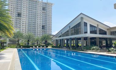 23F (Penthouse) _ 1BR Corner Unit 2 Balconies with PLDT Unlimited Wi-Fi