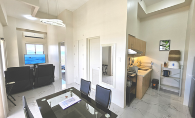 23F (Penthouse) _ 1BR Corner Unit 2 Balconies with PLDT Unlimited Wi-Fi