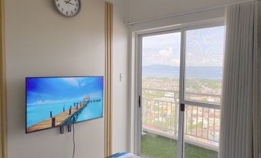 23F (Penthouse) _ 1BR Corner Unit 2 Balconies with PLDT Unlimited Wi-Fi