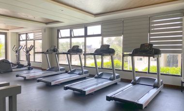 23F (Penthouse) _ 1BR Corner Unit 2 Balconies with PLDT Unlimited Wi-Fi