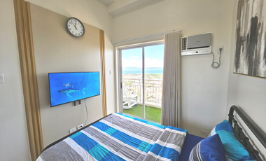 23F (Penthouse) _ 1BR Corner Unit 2 Balconies with PLDT Unlimited Wi-Fi