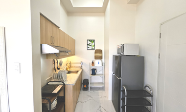 23F (Penthouse) _ 1BR Corner Unit 2 Balconies with PLDT Unlimited Wi-Fi
