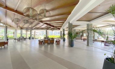 23F (Penthouse) _ 1BR Corner Unit 2 Balconies with PLDT Unlimited Wi-Fi
