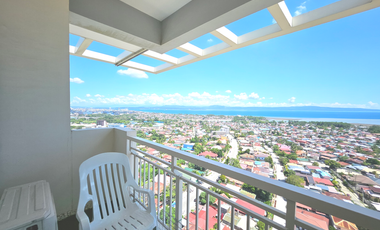 23F (Penthouse) _ 1BR Corner Unit 2 Balconies with PLDT Unlimited Wi-Fi