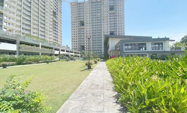 23F (Penthouse) _ 1BR Corner Unit 2 Balconies with PLDT Unlimited Wi-Fi