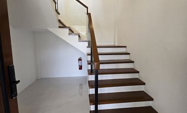 Four-Bedroom Brand New House with Mountain View