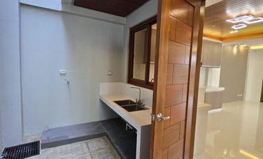 Four-Bedroom Brand New House with Mountain View