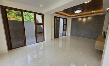 Four-Bedroom Brand New House with Mountain View