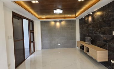 Four-Bedroom Brand New House with Mountain View