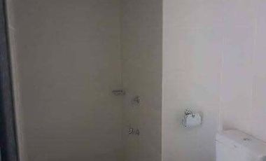 2 Bedroom Corner Unit For Sale in Pioneer Woodlands Boni Mandaluyong near MRT