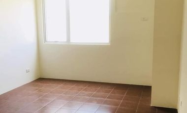 2 Bedroom Corner Unit For Sale in Pioneer Woodlands Boni Mandaluyong near MRT