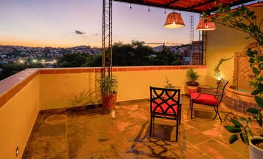 Departamento en RENTA en Pastita amueblado con servicios incluidos.