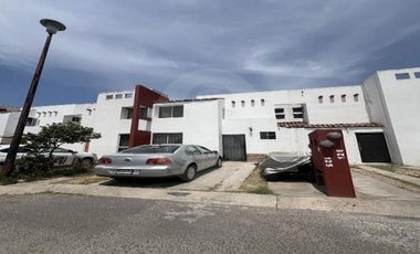 Casa en venta en Fraccionamiento Altus Bosques