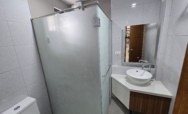 Manila near to ubelt and hospital 5 br townhouse