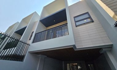 Manila near to ubelt and hospital 5 br townhouse