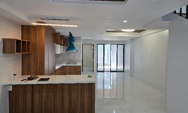 Manila near to ubelt and hospital 5 br townhouse