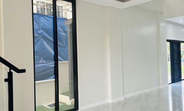 For Sale RFO,7BR Complete Finished House & Lot in Alabang , 4 mins to MCX
