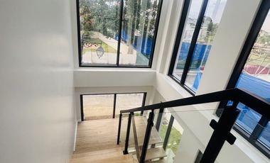 For Sale RFO,7BR Complete Finished House & Lot in Alabang , 4 mins to MCX