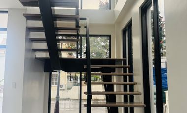 For Sale RFO,7BR Complete Finished House & Lot in Alabang , 4 mins to MCX