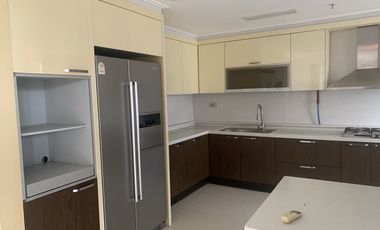 3 Bedroom Condo with parking for Sale in Clark Pampanga