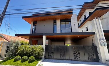FOR SALE NEWLY BUILD ELEGANT MODERN DESIGN HOUSE IN BF HOMES PARANAQUE