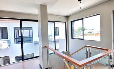 FOR SALE NEWLY BUILD ELEGANT MODERN DESIGN HOUSE IN BF HOMES PARANAQUE