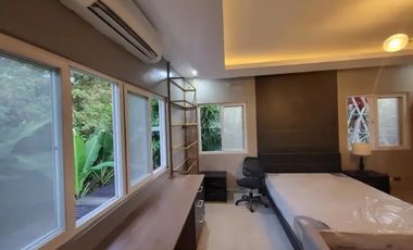 Ayala Alabang Modern House  5 Bedrooms for Rent.