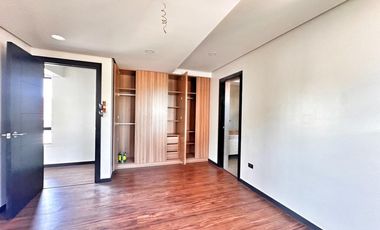 FOR SALE MODERN SEMI FURNISHED HOUSE AND LOT IN BF HOMES PARANAQUE