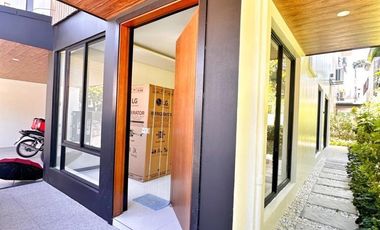 FOR SALE MODERN SEMI FURNISHED HOUSE AND LOT IN BF HOMES PARANAQUE