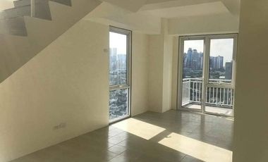 For Sale Bi-Level 2 bedroom w/ balcony Condominium in Sta Mesa Manila for Sale