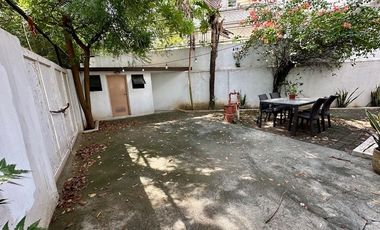 Luxurious Corner Townhouse with Garden in Residencia Alabang Hills, Muntinlupa