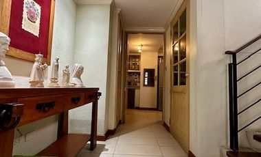 Luxurious Corner Townhouse with Garden in Residencia Alabang Hills, Muntinlupa