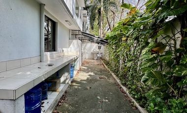 Luxurious Corner Townhouse with Garden in Residencia Alabang Hills, Muntinlupa