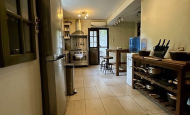 Luxurious Corner Townhouse with Garden in Residencia Alabang Hills, Muntinlupa