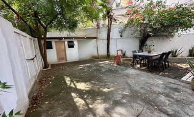 Luxurious Corner Townhouse with Garden in Residencia Alabang Hills, Muntinlupa