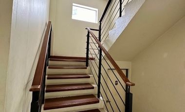 Luxurious Corner Townhouse with Garden in Residencia Alabang Hills, Muntinlupa